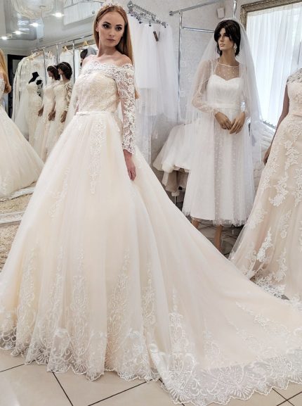 Princess Off The Shoulder Wedding Dress with Lace Appliques