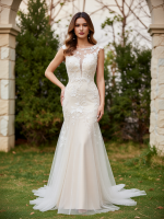 Chic Sheath Tulle Wedding Dress with Backless Design - Image 2