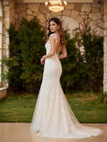 Chic Sheath Tulle Wedding Dress with Backless Design - Image 3
