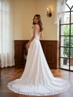 Stunning Sleeveless Princess Gown Elegant  Lace Applique Bridal Dress - Image 2